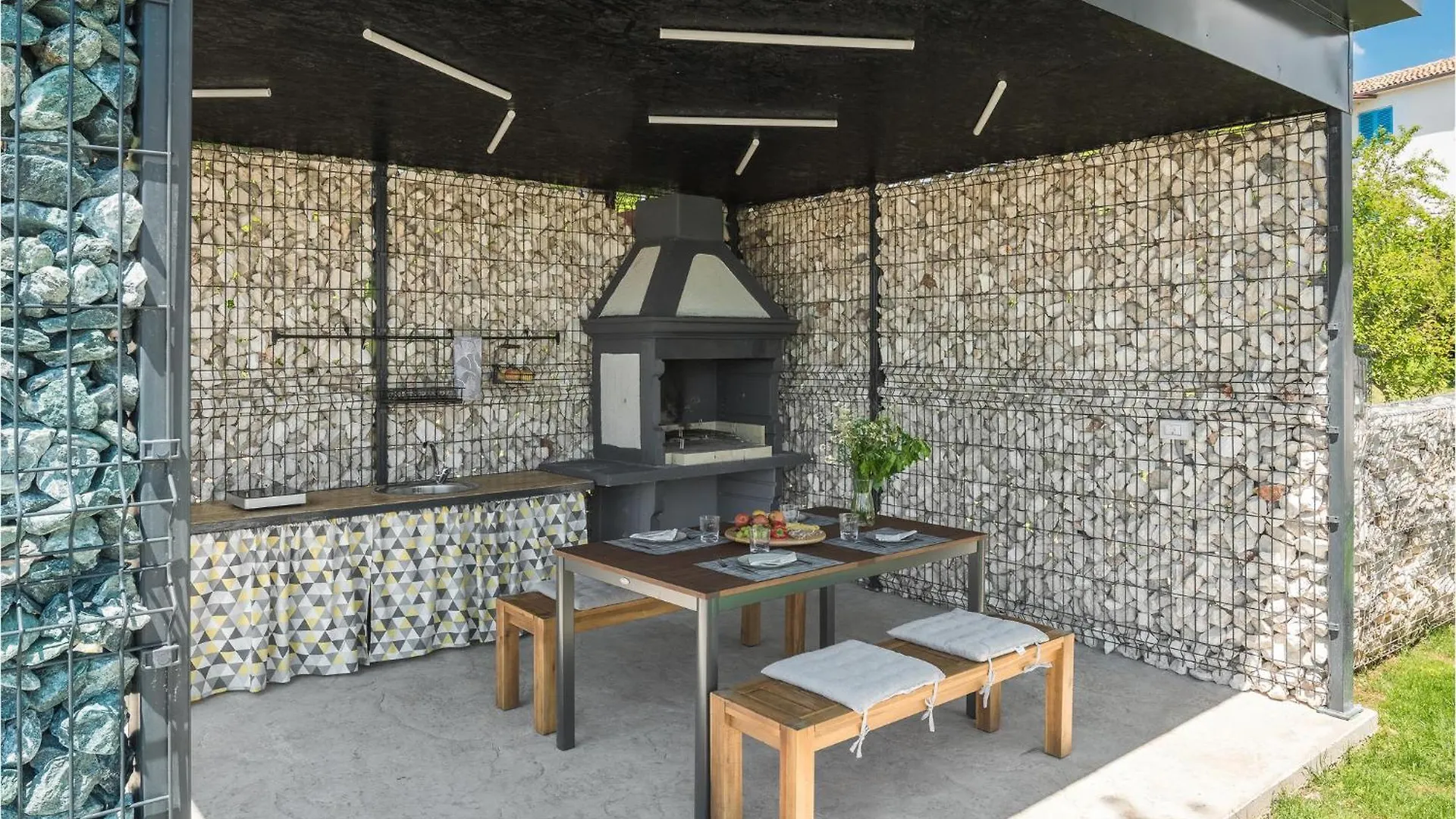Holiday home Beautiful Home In Tinjan With Jacuzzi