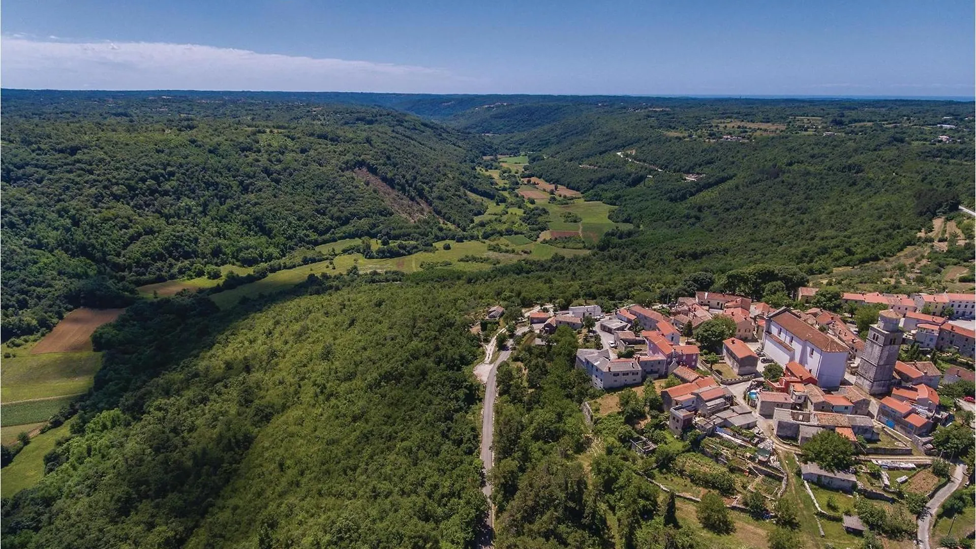Beautiful Home In Tinjan With Jacuzzi Croatia