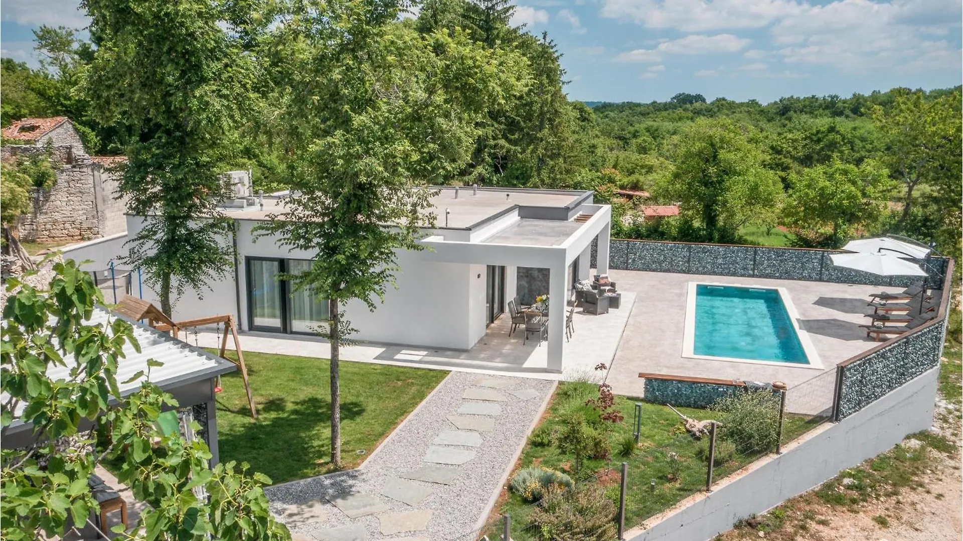 Beautiful Home In Tinjan With Jacuzzi