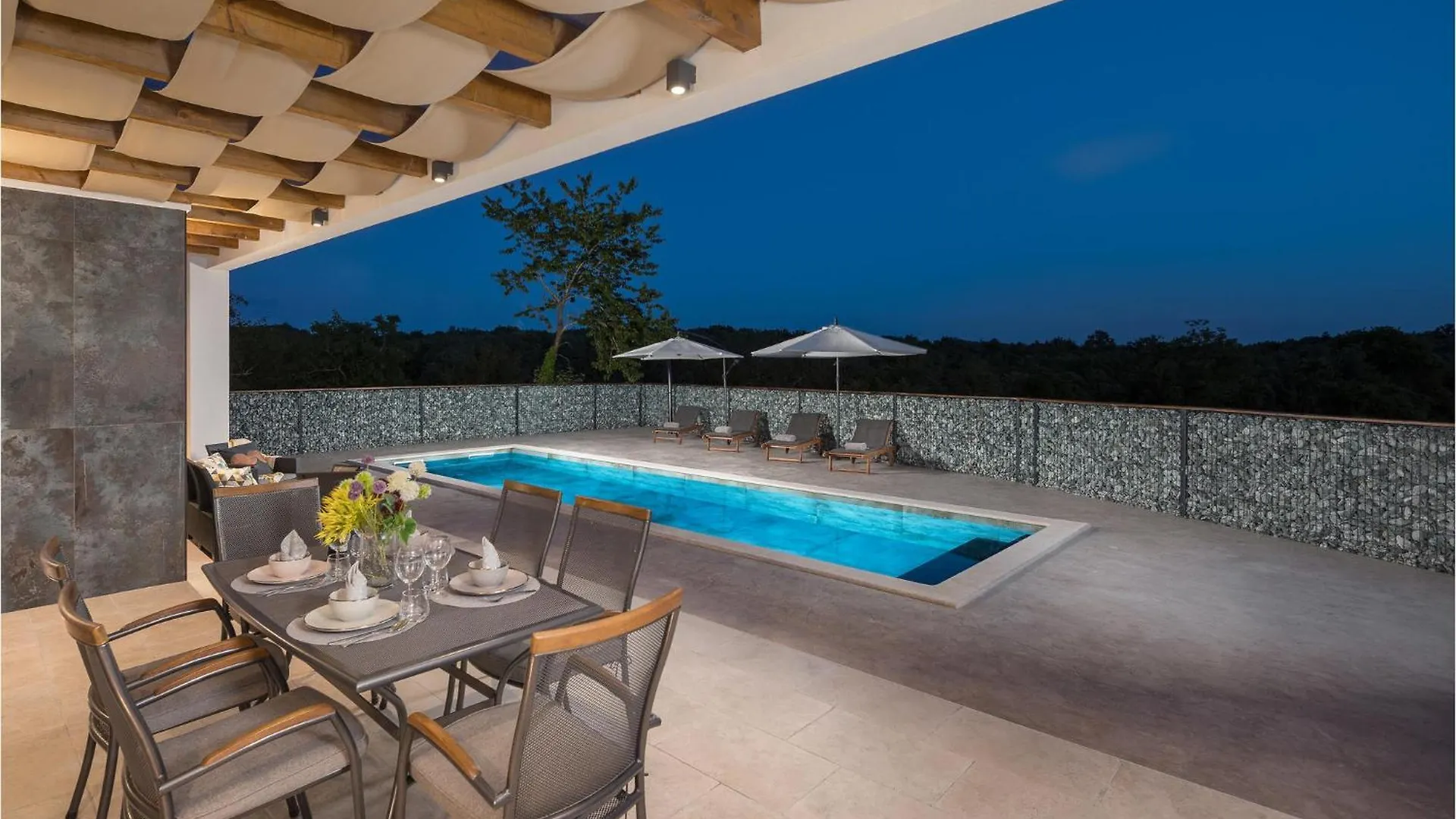 Holiday home Beautiful Home In Tinjan With Jacuzzi