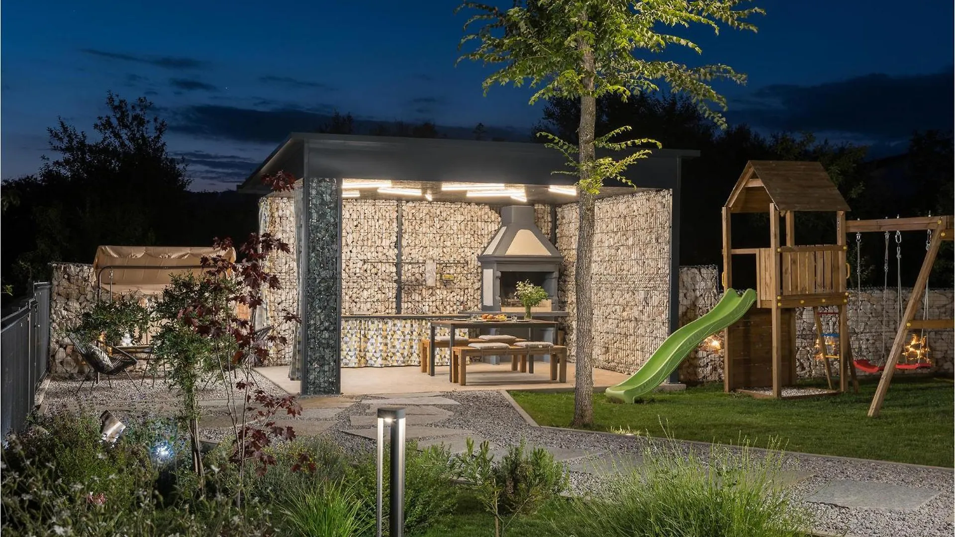 Beautiful Home In Tinjan With Jacuzzi